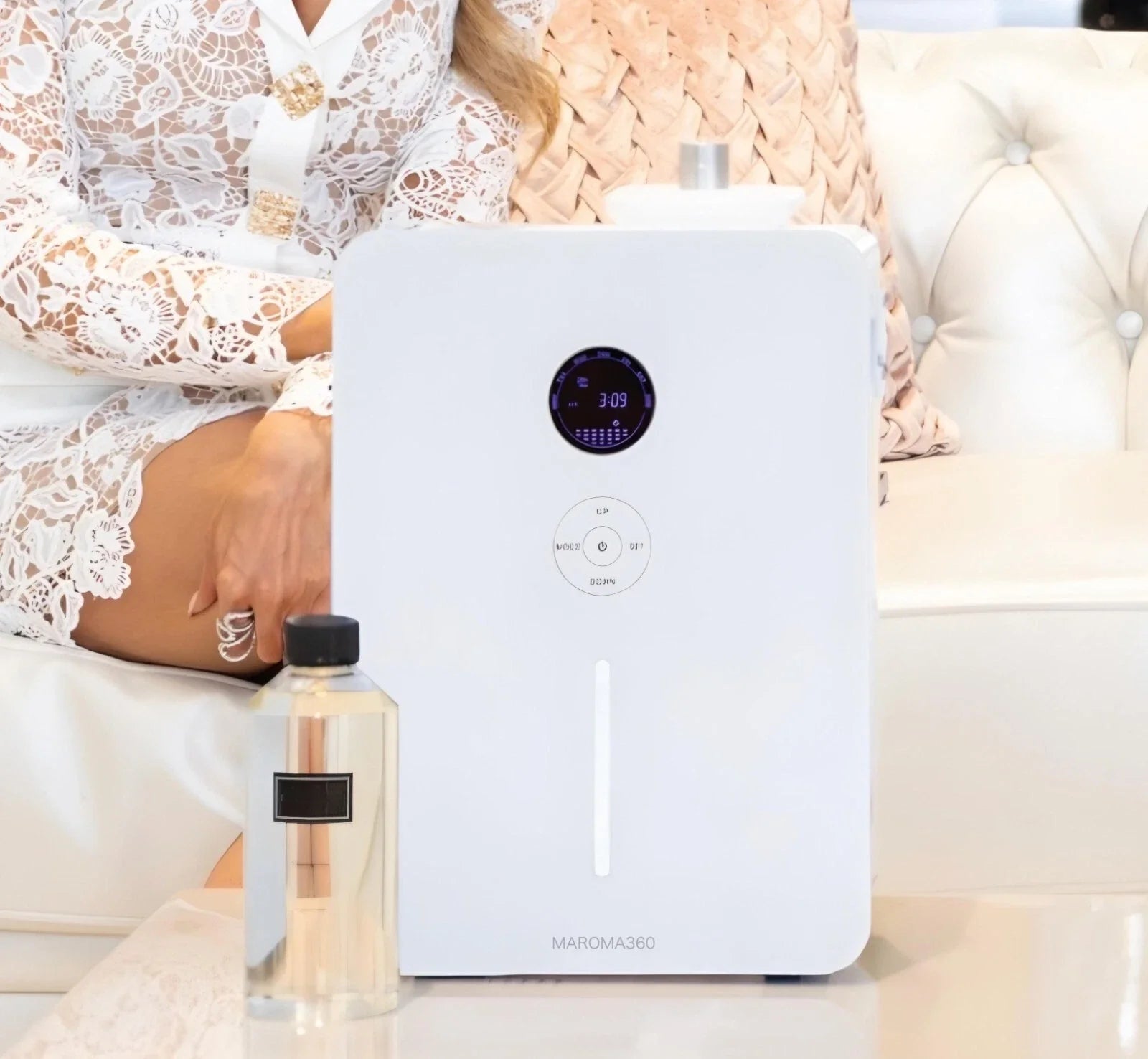 Aroma360 Scent Diffuser For 4900 Sqft or More / VanGogh360 Black or White 800mL